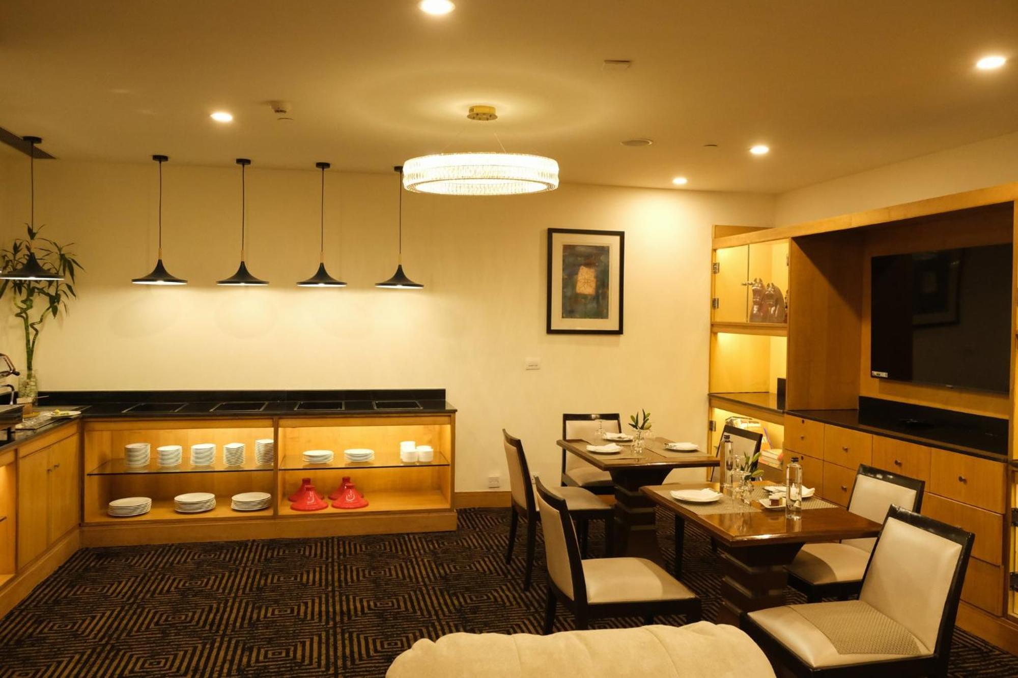 Crowne Plaza Today Gurugram By Ihg Гургаон Экстерьер фото